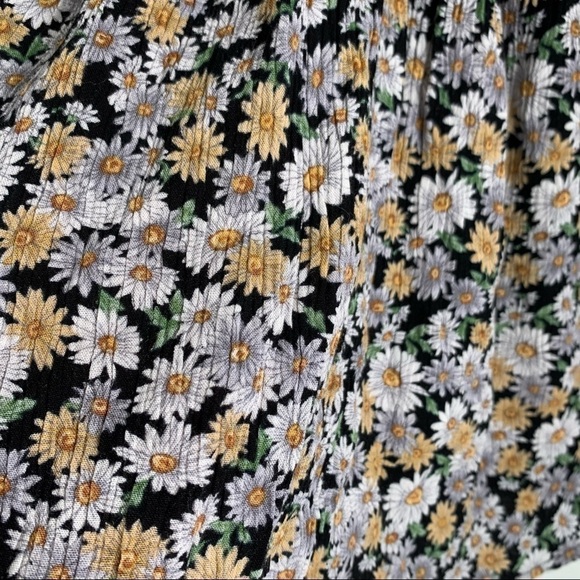 Forever 21 sunflower rayon sleeveless tunic blouse with open back small - Picture 3 of 10